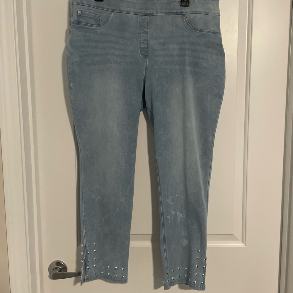 Slim Factor by Investments Light Blue Cropped Jeans with Studded Hem